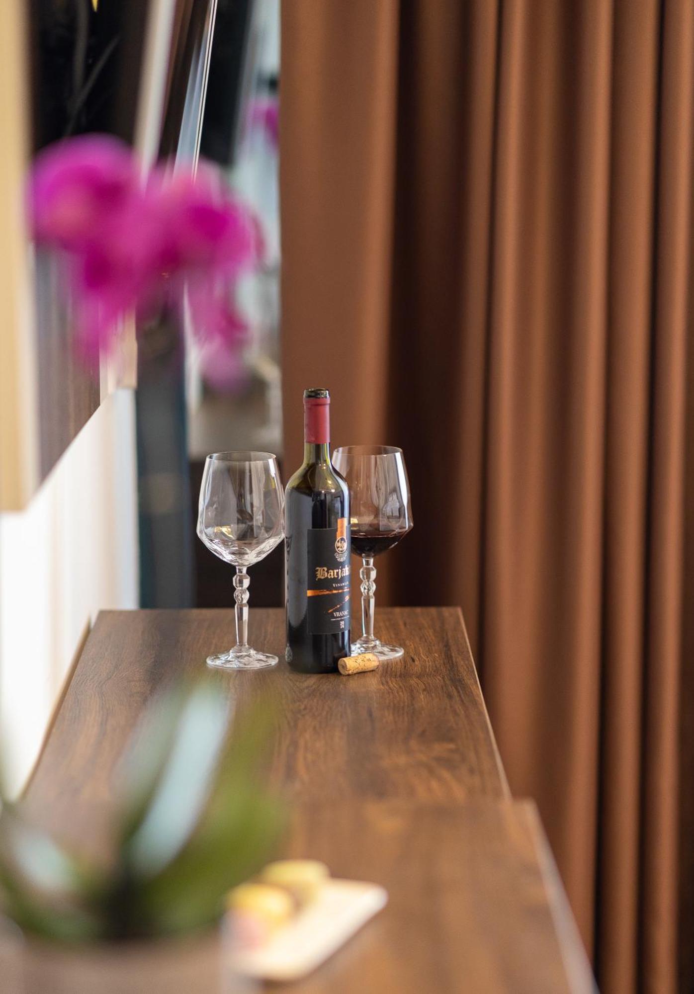 Barjaktar - Luxury Suites & Spa أولتْسي المظهر الخارجي الصورة